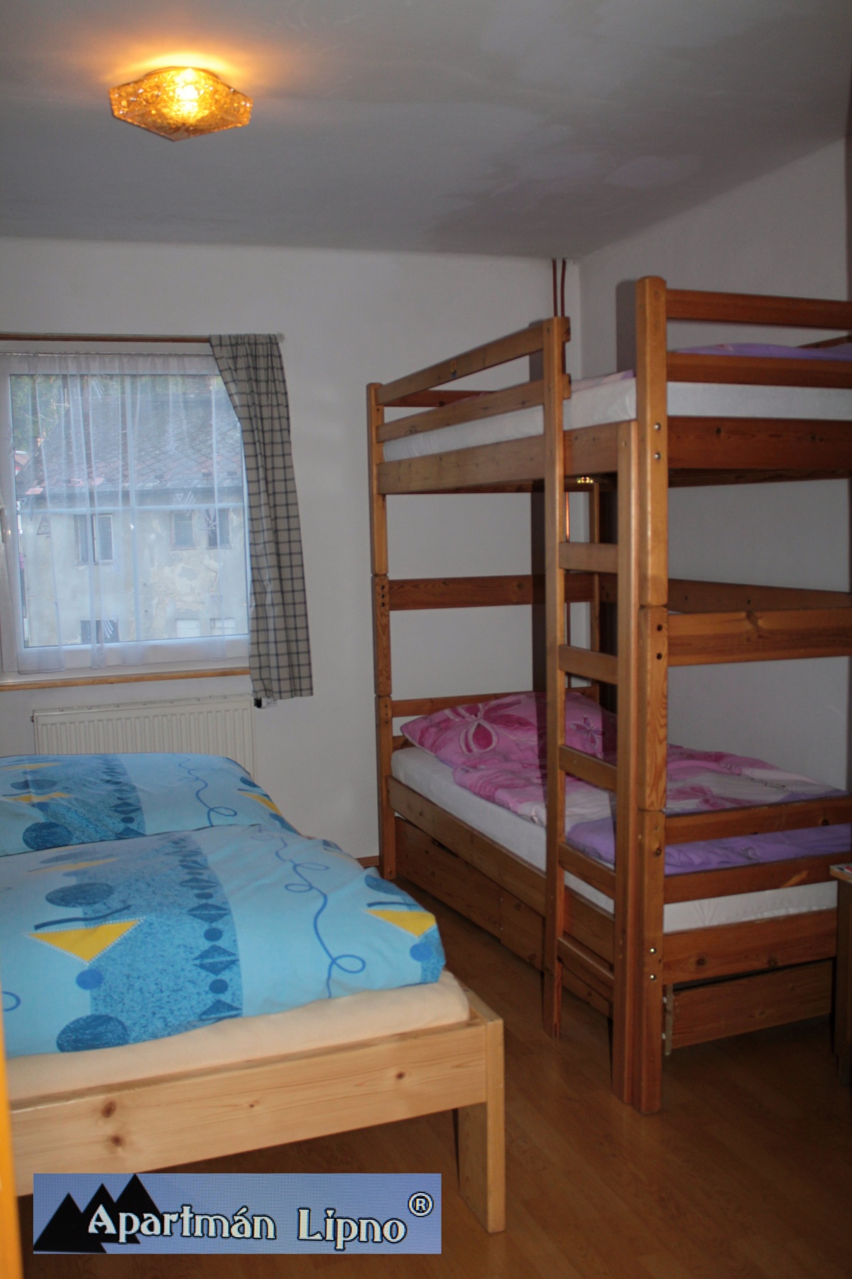 Apartmán Lipno ubytování v soukromí přehrada Lipno ideální pro rodiny s dětmi a skupiny ve dvou apartmá každé do 7 os. 2 A.-14 os.